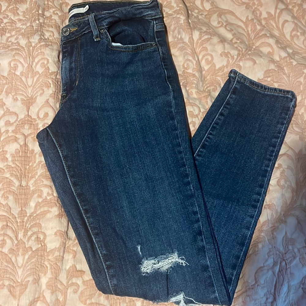 Levi’s 711 skinny jeans